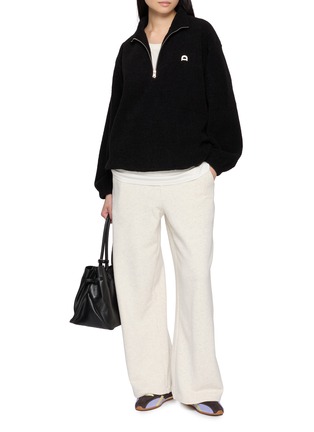 模特儿示范图 - 点击放大 - DUNST - Unisex Quarter Zip Fleece Sweatshirt