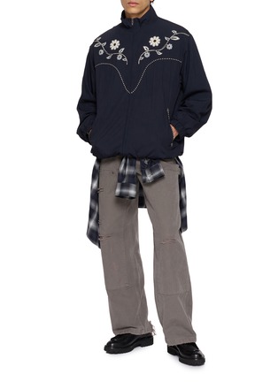 模特儿示范图 - 点击放大 - FRITUR - Embroidered  Western Windbreaker