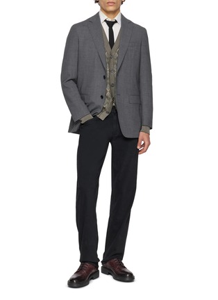 模特儿示范图 - 点击放大 - PIACENZA 1733 - V-Neck Diamond Pattern Knit Cardigan