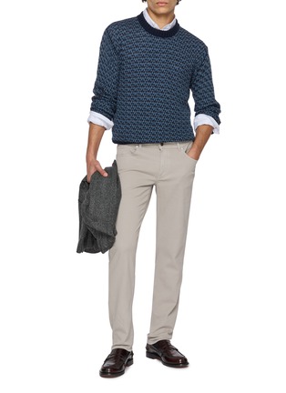 模特儿示范图 - 点击放大 - PIACENZA 1733 - Crewneck Micro Houndstooth Wool Knit Sweater