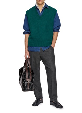 模特儿示范图 - 点击放大 - J∞QUALITY  - V-Neck Wool Knit Vest
