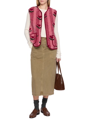 模特儿示范图 - 点击放大 - COLDBREAKER - Pepitco Ultralight Flower Print Fleece Gilet 