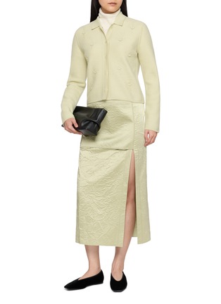 模特儿示范图 - 点击放大 - MS MIN - Layered Side Slit Pleated Wrap Midi Skirt