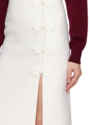  - MS MIN - Zip Up Frog Closure Skirt