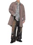 模特儿示范图 - 点击放大 - MIHARA YASUHIRO - Bird Embroidered Check Shirt