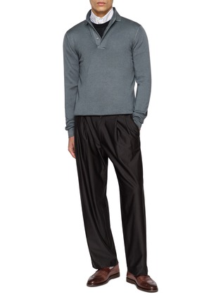 模特儿示范图 - 点击放大 - EQUIL - Washed Long-Sleeve Polo Sweater