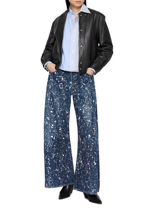 模特儿示范图 - 点击放大 - E.L.V. DENIM - Diana Stripe Cotton Shirt
