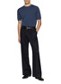 模特儿示范图 - 点击放大 - JOHN SMEDLEY - Standard Fit Merino Wool T-Shirt