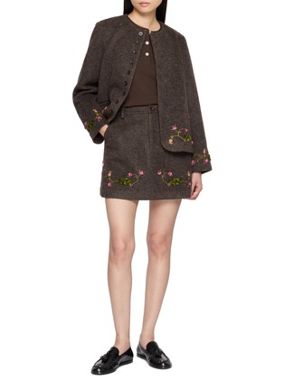 模特儿示范图 - 点击放大 - LAOWLA - Coffee Tree Embroidered Mini Skirt