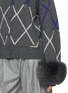  - IZAAK AZANEI - 菱格立领毛袖开衫