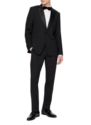 模特儿示范图 - 点击放大 - LARDINI - Soiree Single Breasted Satin Peak Lapel Tuxedo Blazer