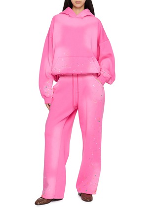 模特儿示范图 - 点击放大 - SUNDAYFRUITMARKET - Sunday Dyeing Faded Sweatpants