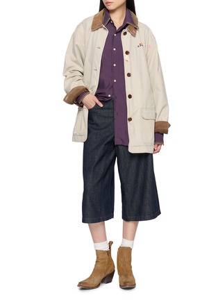 模特儿示范图 - 点击放大 - SUNDAYFRUITMARKET - Upcycled Embroidered Contrast Stitch Shirt