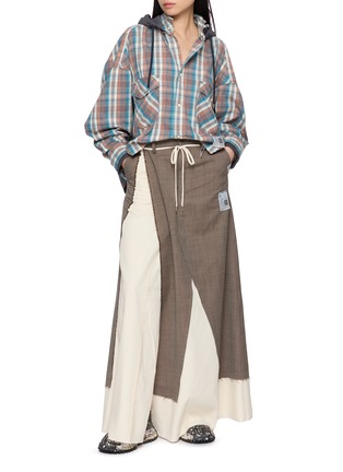 模特儿示范图 - 点击放大 - MIHARA YASUHIRO - Hooded Layered Chequered Cotton Shirt