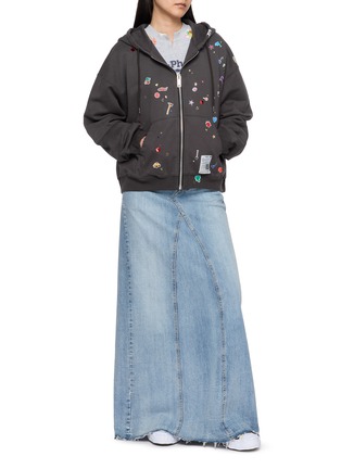 模特儿示范图 - 点击放大 - MIHARA YASUHIRO - Kids Sticker Oversized Hoodie