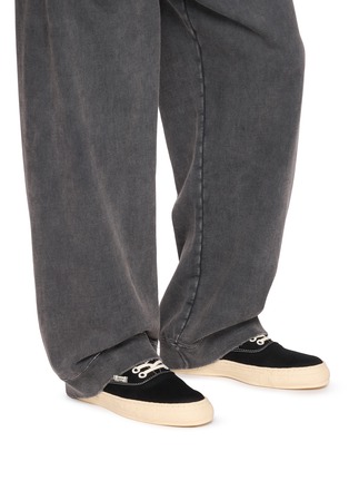 模特儿示范图 - 点击放大 - MIHARA YASUHIRO - Kiefer Canvas Low-Top Men's Sneakers