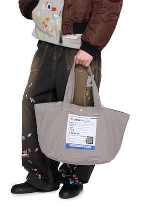 模特儿示范图 - 点击放大 - MIHARA YASUHIRO - Cotton Canvas Tote Bag