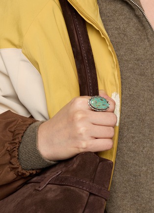 模特儿示范图 - 点击放大 - TIHWA JEWELRY - Silver Turquoise Ring — US 8.5