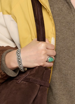 模特儿示范图 - 点击放大 - TIHWA JEWELRY - Medium Silver Beaded Cuff