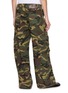 背面 - 点击放大 - ÁMR DE SAÍSON - Relaxed Camouflage Print Cargo Trousers