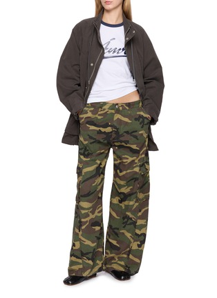 模特儿示范图 - 点击放大 - ÁMR DE SAÍSON - AMR Boxy Cropped Terry Cotton T-shirt