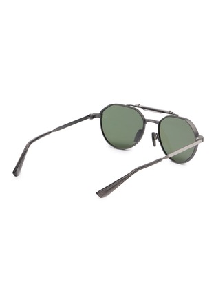 模特儿示范图 - 点击放大 - AKONI EYEWEAR - Acetate Metal Astrolis Aviator Sunglasses