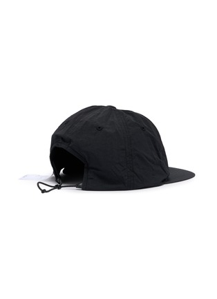 模特儿示范图 - 点击放大 - SATISFY - Flite Silk Pinch Cap