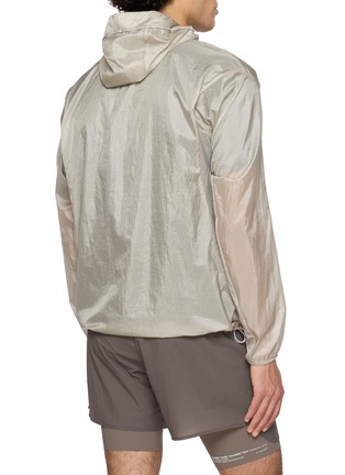 背面 - 点击放大 - SATISFY - Pertex® Diamond Fuse Water Repellent Windbreaker