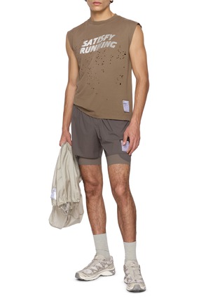 模特儿示范图 - 点击放大 - SATISFY - MothTech™ Muscle Cotton T-Shirt