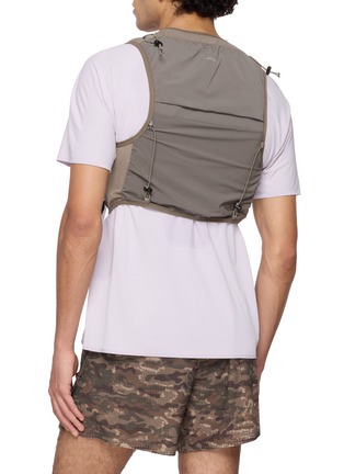 背面 - 点击放大 - SATISFY - TechSilk™ Drift Cordura® 5L Hydration Vest