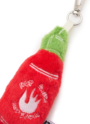 细节 –点击放大 - EAT MY SOCKS - Sriracha Bag Charm