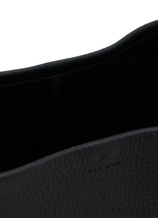 细节 - 点击放大 - THE ROW - Medium Park Grained Leather Tote Bag