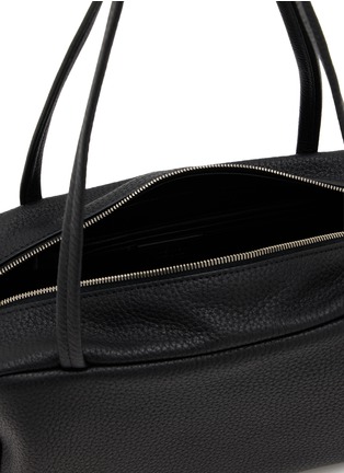 细节 - 点击放大 - THE ROW - Small Astra Deerskin Shoulder Bag