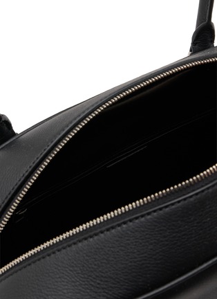 细节 - 点击放大 - THE ROW - E/W India Grained Leather Shoulder Bag