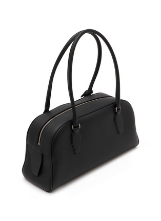 模特儿示范图 - 点击放大 - THE ROW - E/W India Grained Leather Shoulder Bag