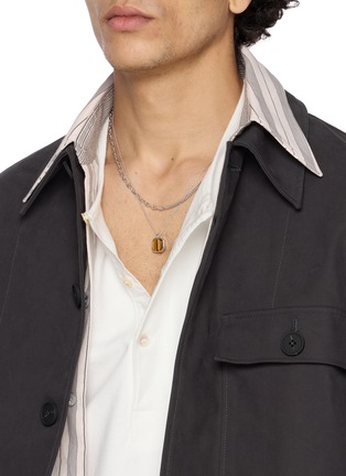 模特儿示范图 - 点击放大 - TOM WOOD - Tiger Eye Dan Pentant Rhodium Plated Silver Necklace