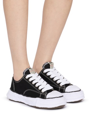 模特儿示范图 - 点击放大 - MIHARA YASUHIRO - Peterson 23 OG Sole Women's Sneakers