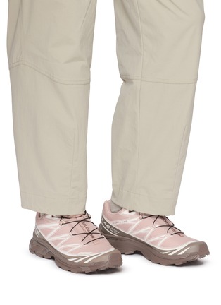模特儿示范图 - 点击放大 - SALOMON - XT-6 Protective Men's Sneakers