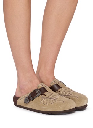 模特儿示范图 - 点击放大 - BIRKENSTOCK 1774 - X ETRO BOSTON 刺绣饰拖鞋