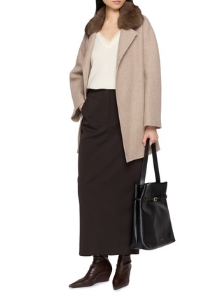 模特儿示范图 - 点击放大 - CHEVITE - Sable Collar Cashmere Twill Jacket