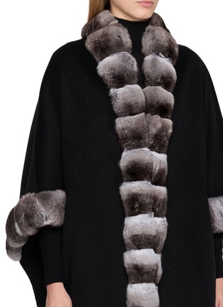  - CHEVITE - Chinchilla Trim Cape