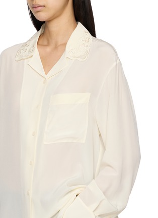  - MO&CO. - Floral Embroidered Collar Shirt