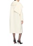 背面 - 点击放大 - NANA JACQUELINE - Scarf Detail Long Coat