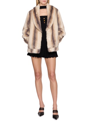模特儿示范图 - 点击放大 - NANA JACQUELINE - Striped Shawl Collar Fur Coat