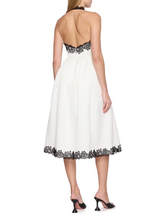 背面 - 点击放大 - NANA JACQUELINE - Contrast Lace Halter Neck Midi Dress