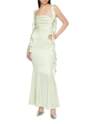 模特儿示范图 - 点击放大 - NANA JACQUELINE - Ruffle Trim Backless Maxi Dress