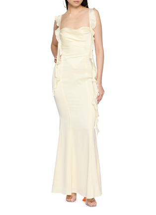 模特儿示范图 - 点击放大 - NANA JACQUELINE - Ruffle Trim Backless Maxi Dress