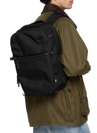 模特儿示范图 - 点击放大 - AER - City Pack Pro 2 24L Bag