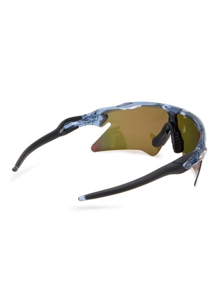 模特儿示范图 - 点击放大 - OAKLEY - Radar® EV Heater Prizm™ Sunglasses