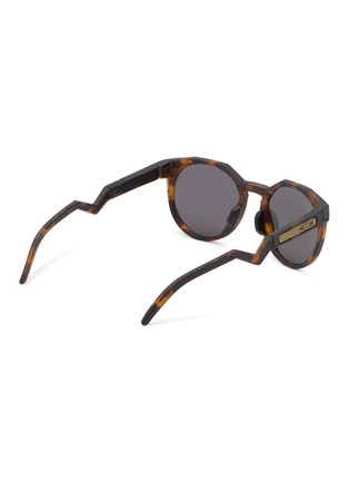 模特儿示范图 - 点击放大 - OAKLEY - HSTN Prizm™ Sunglasses